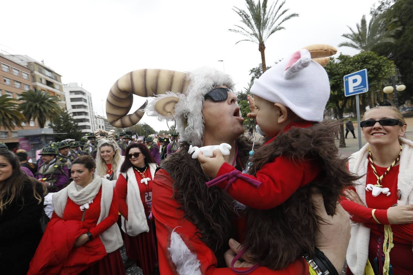 El gran desfile del Carnaval de Córdoba, en imágenes