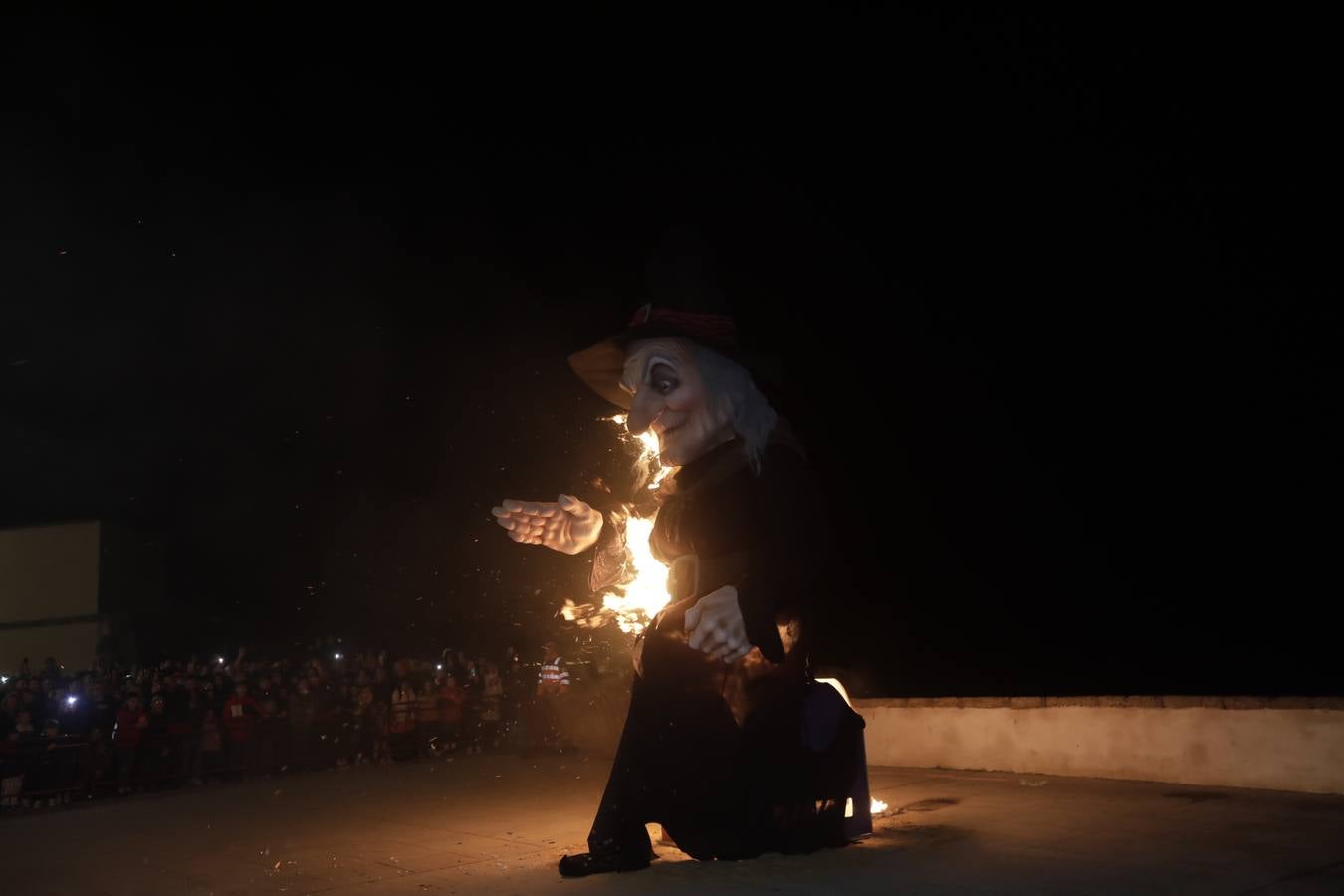 FOTOS: Quema de la Bruja Piti y fuegos artificiales desde La Caleta