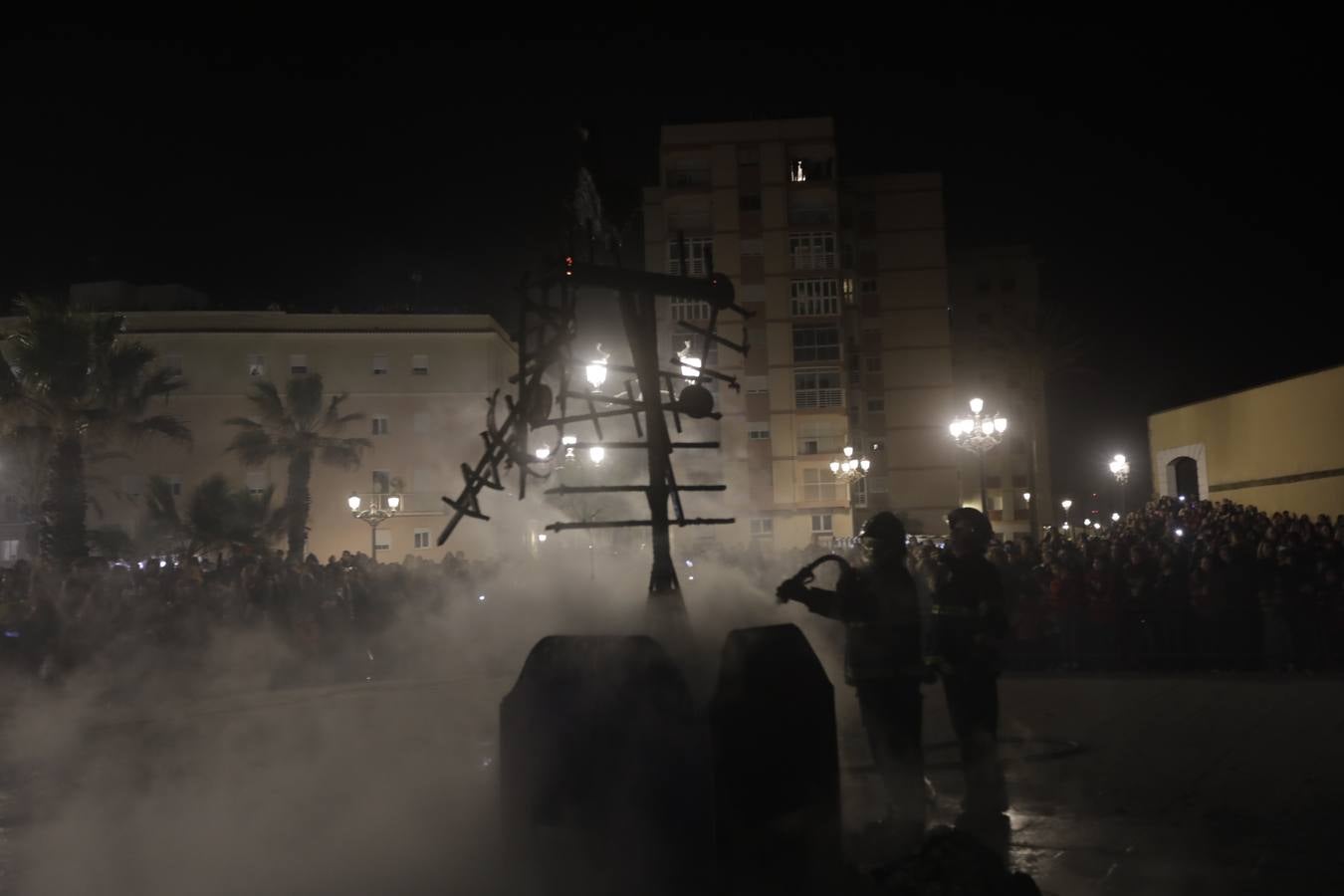 FOTOS: Quema de la Bruja Piti y fuegos artificiales desde La Caleta