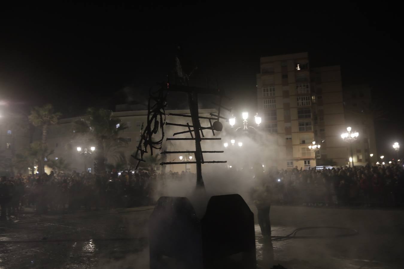 FOTOS: Quema de la Bruja Piti y fuegos artificiales desde La Caleta