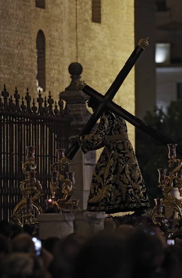 El Vía Crucis del Consejo de Hermandades y Cofradías de Sevilla, en imágenes (y III)