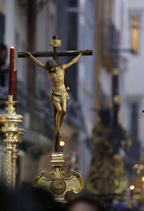 El Vía Crucis del Consejo de Hermandades y Cofradías de Sevilla, en imágenes (y III)