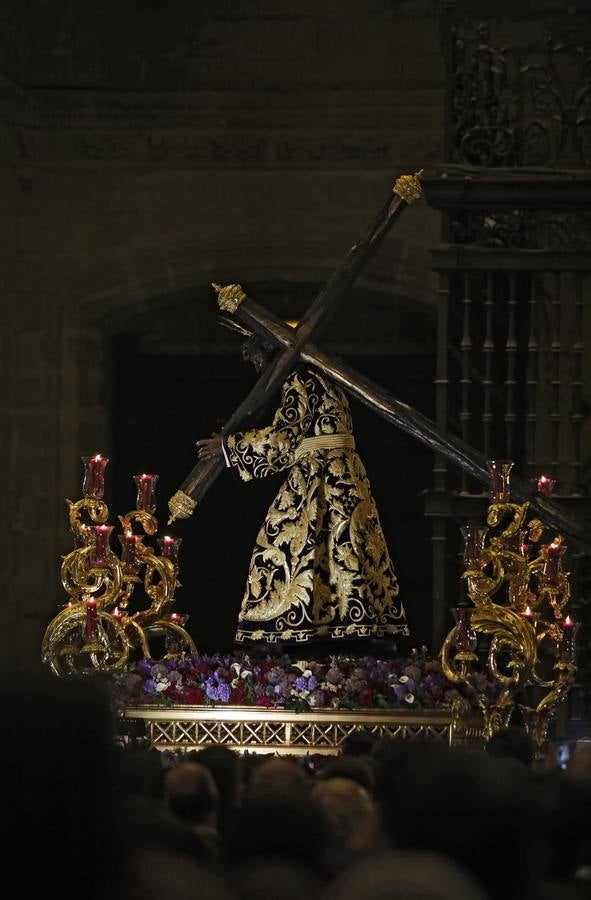 El Vía Crucis del Consejo de Hermandades y Cofradías de Sevilla, en imágenes (y III)