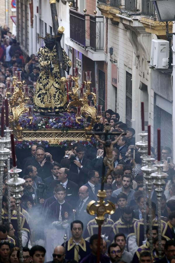 El Vía Crucis del Consejo de Hermandades y Cofradías de Sevilla, en imágenes (II)