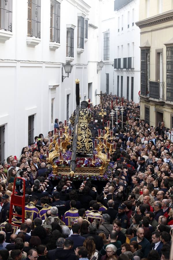 El Vía Crucis del Consejo de Hermandades y Cofradías de Sevilla, en imágenes (II)