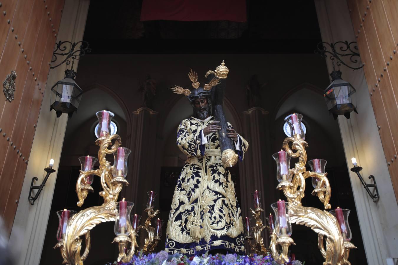 El Vía Crucis del Consejo de Hermandades y Cofradías de Sevilla, en imágenes