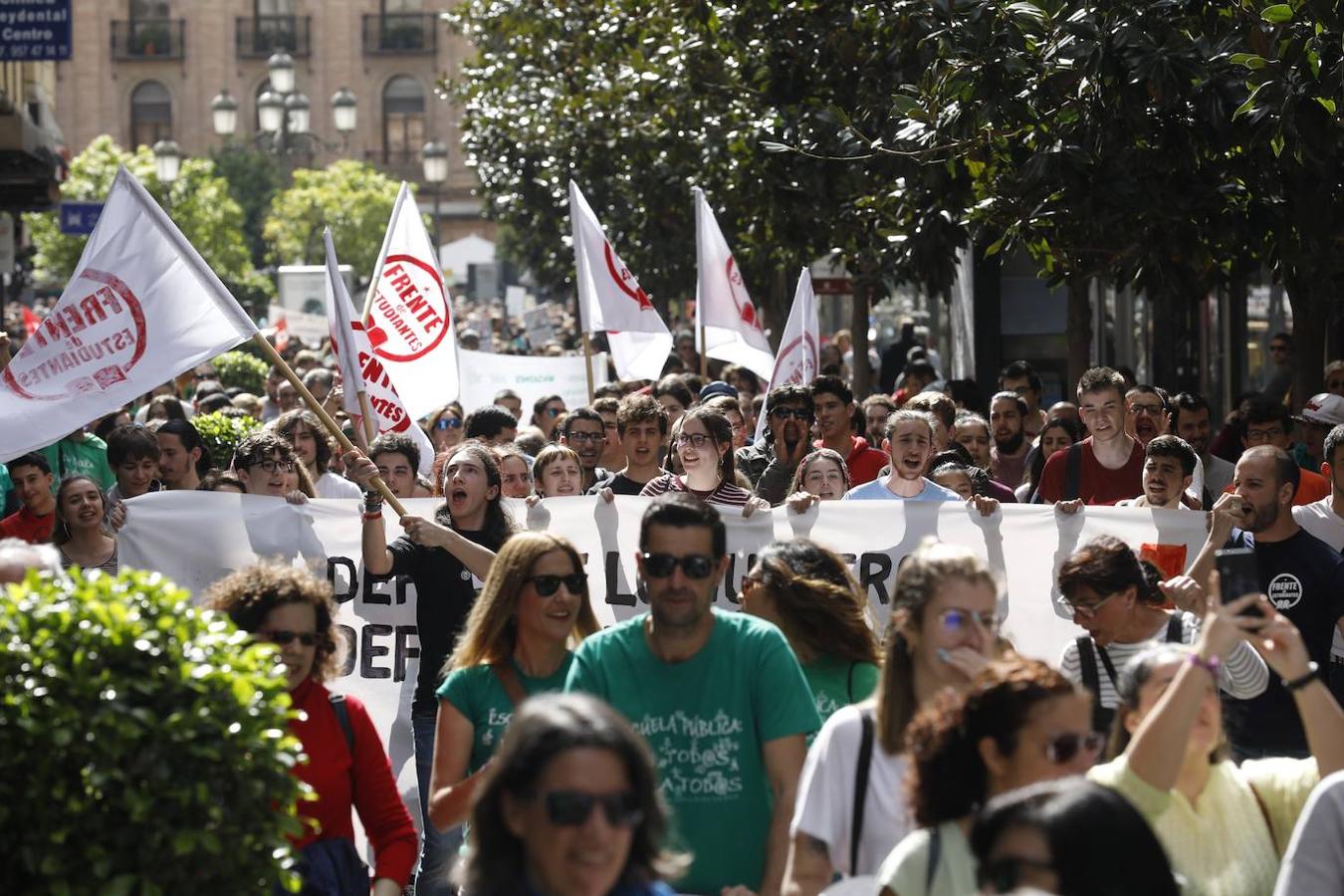 La manifestación en Córdoba contra el decreto de escolarización, en imágenes