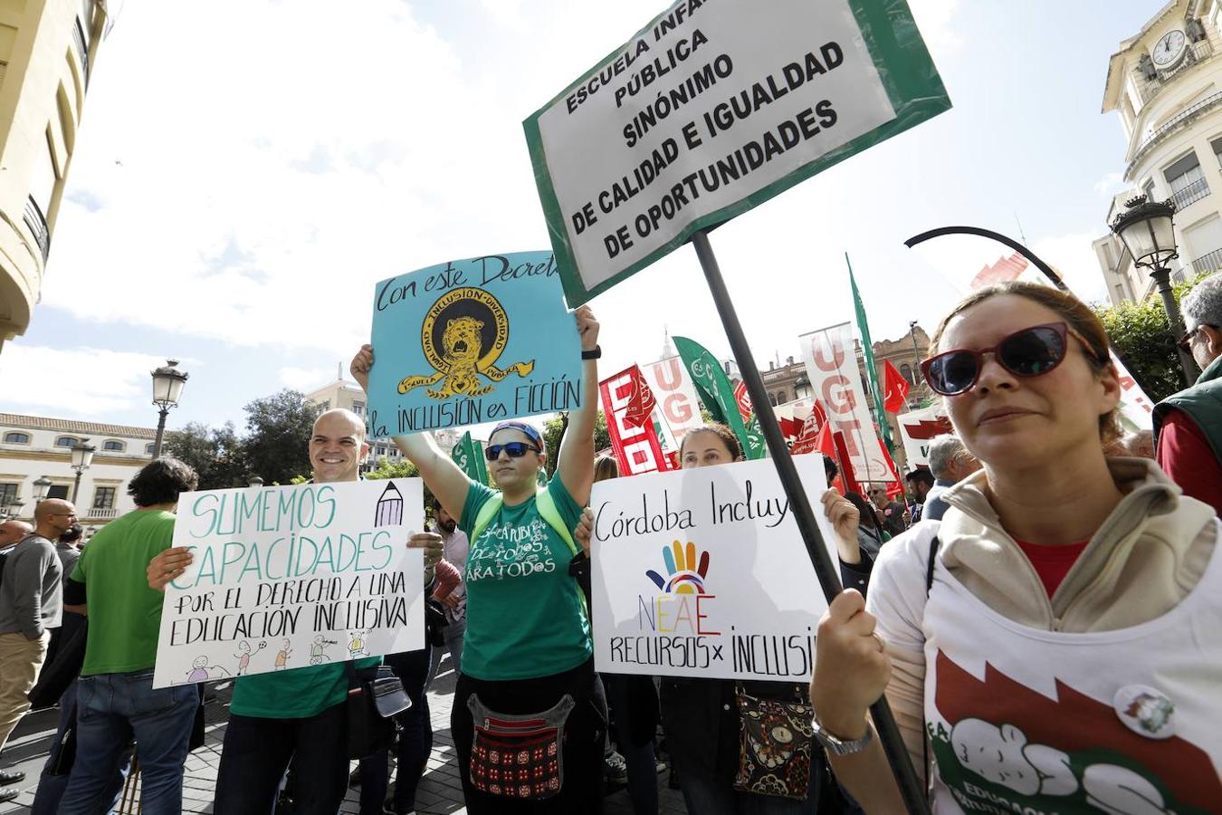 La manifestación en Córdoba contra el decreto de escolarización, en imágenes