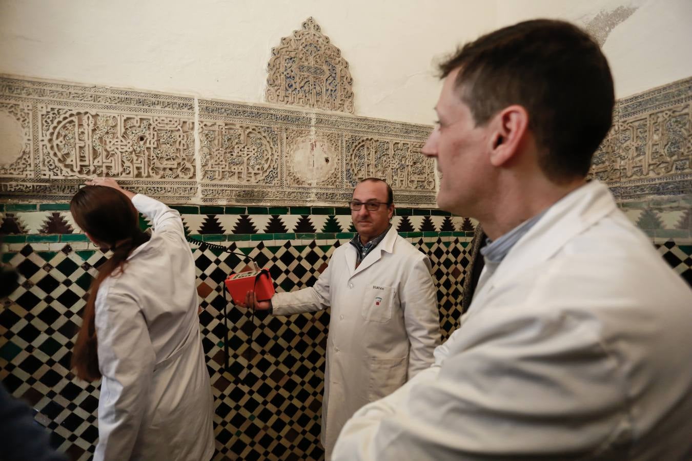 Visita a los trabajos de restauración de las yeserías del Real Alcázar