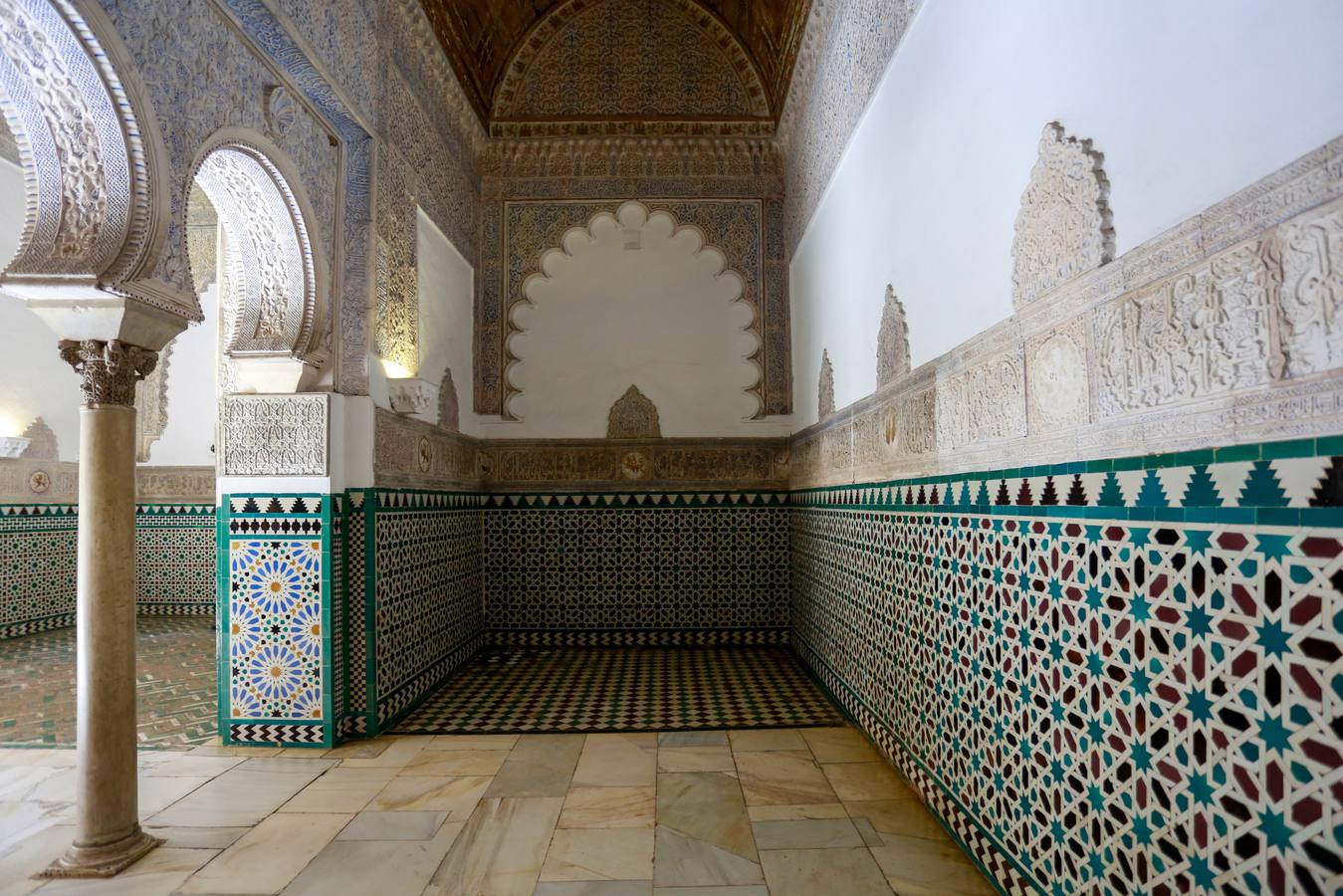 Visita a los trabajos de restauración de las yeserías del Real Alcázar