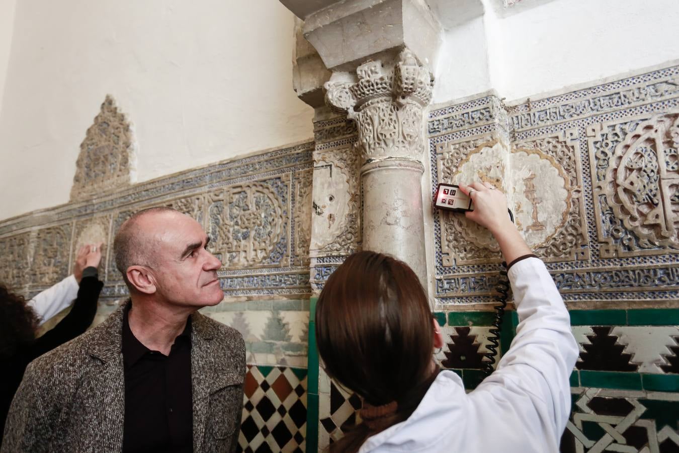 Visita a los trabajos de restauración de las yeserías del Real Alcázar