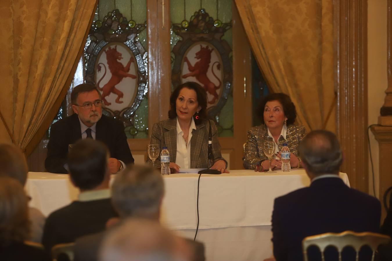 La conferencia de Ángeles Raya en El Templo de Córdoba, en imágenes