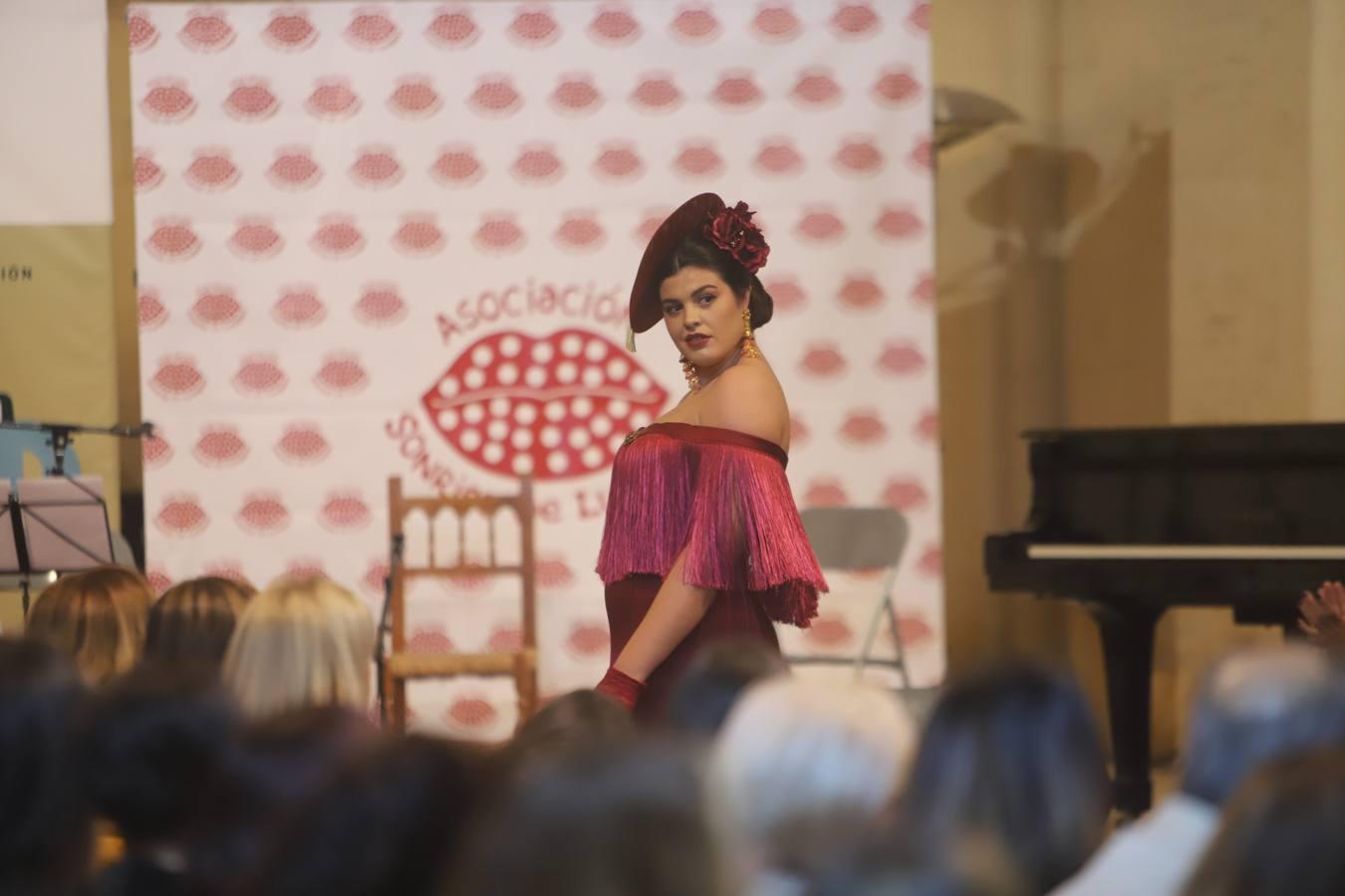 Moda flamenca y solidaria hecha en Córdoba, en imágenes