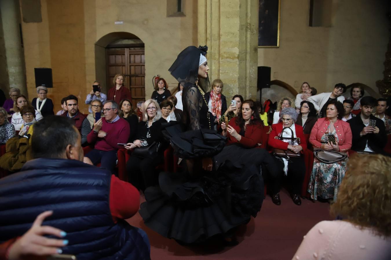 Moda flamenca y solidaria hecha en Córdoba, en imágenes