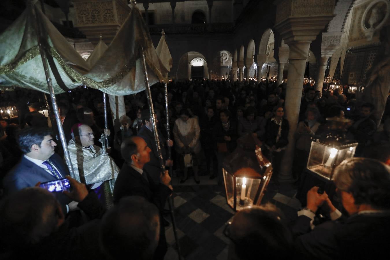 El vía crucis de la Pía Unión por la Casa de Pilatos