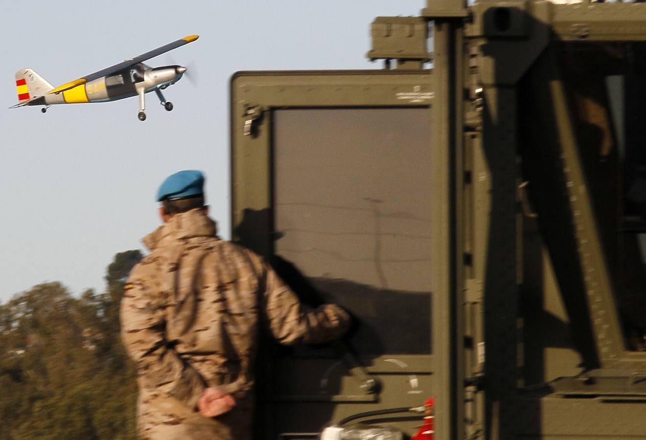 En imágenes, helicópteros y cazas del Ejército del Aire al cielo de Sevilla