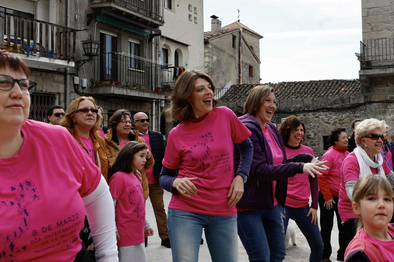 La consejera de Familia, Isabel Blanco, baila en Piedralaves (Ávila). Ávila.