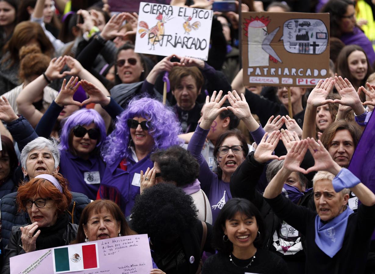 Vista general de la manifestación en Bilbao con motivo de la celebración del Día Internacional de la Mujer.. 