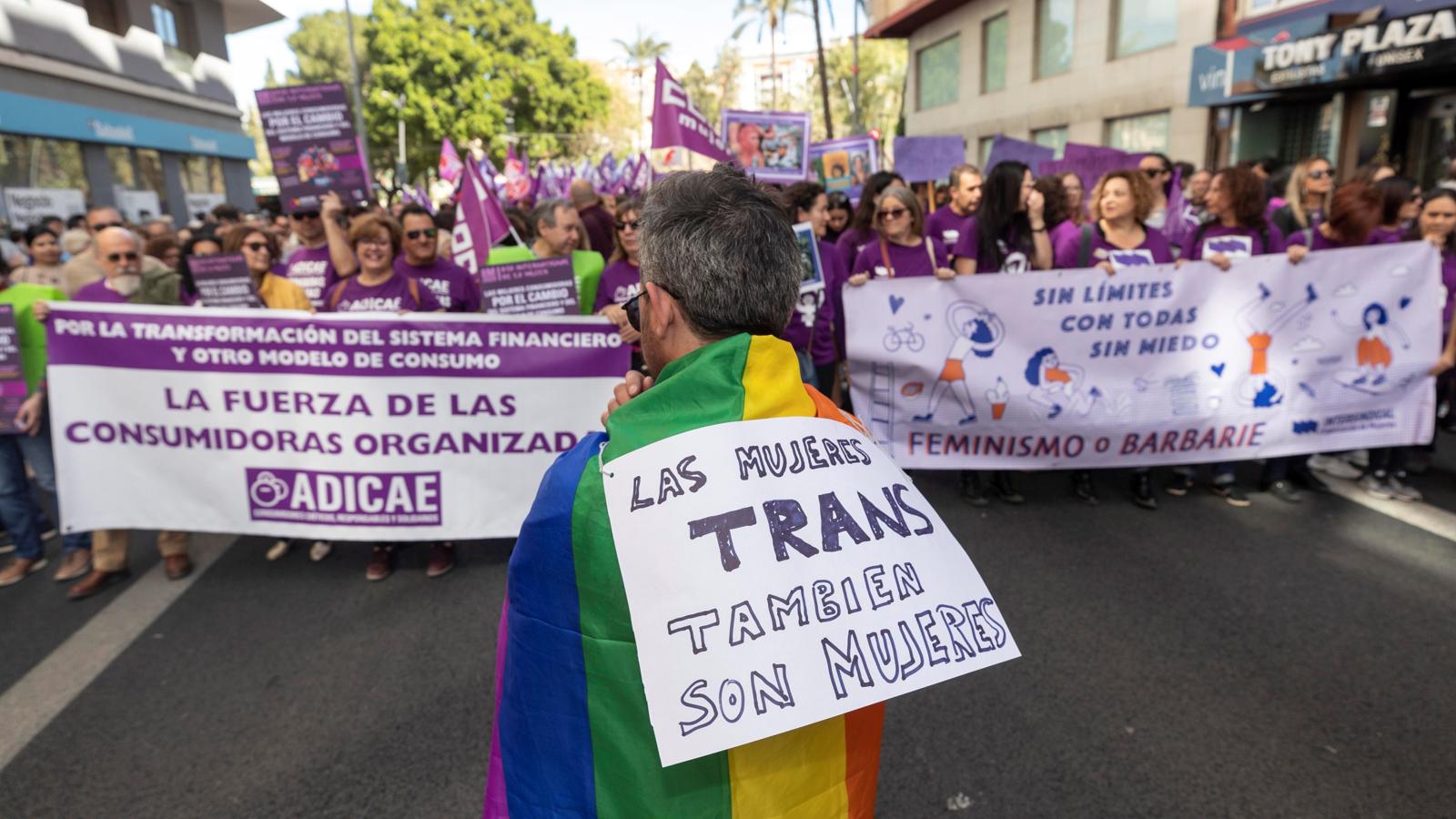 Otra imagen de la manifestación feminista en Murcia. 