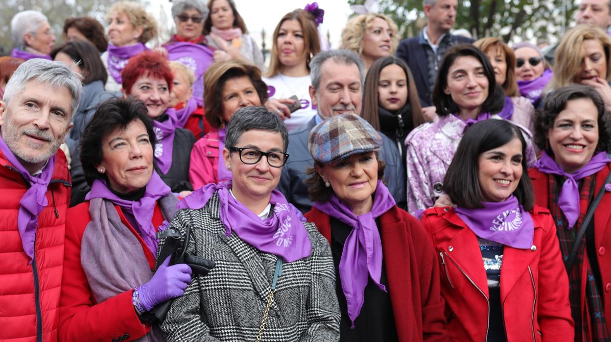 Las marchas del 8-M, en imágenes: toda España se tiñe de morado