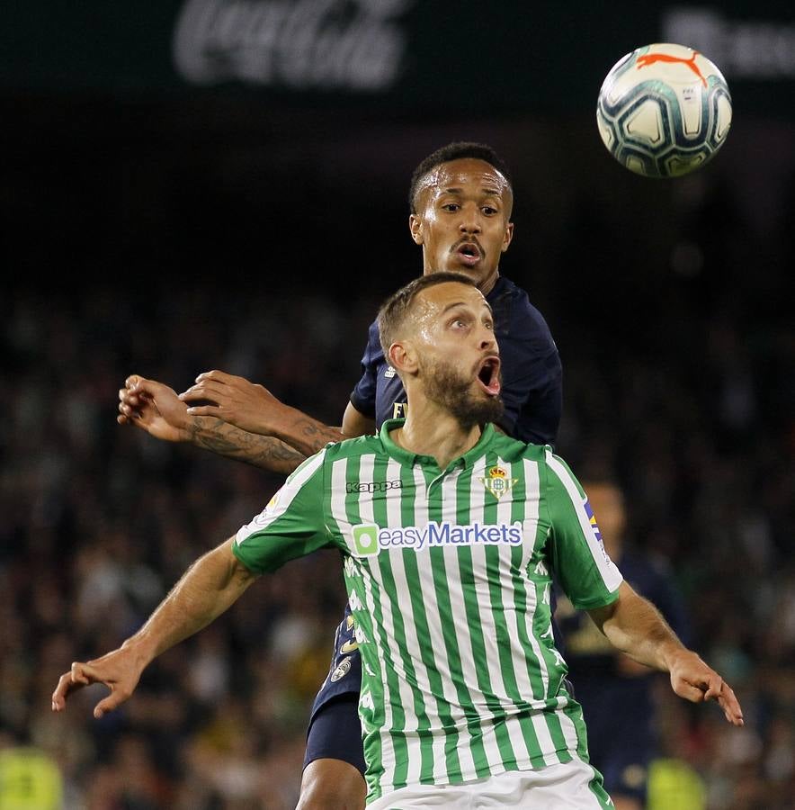 Las mejores imágenes de la victoria del Betis ante el Real Madrid en el Villamarín (2-1)