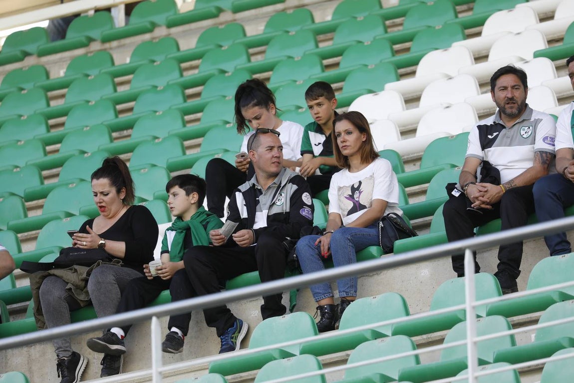 El ambiente en la grada del Córdoba CF-Cartagena, en imágenes