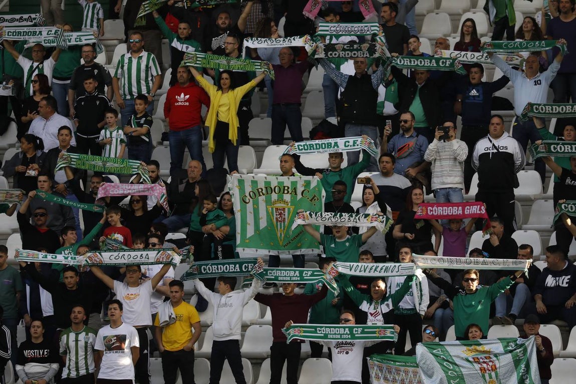 El ambiente en la grada del Córdoba CF-Cartagena, en imágenes
