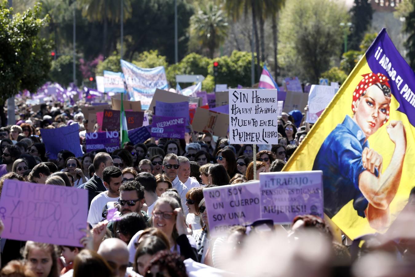 Las mejores imágenes de la manifestación del Día de la Mujer en Córdoba