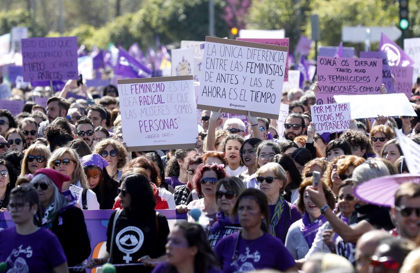 Las mejores imágenes de la manifestación del Día de la Mujer en Córdoba