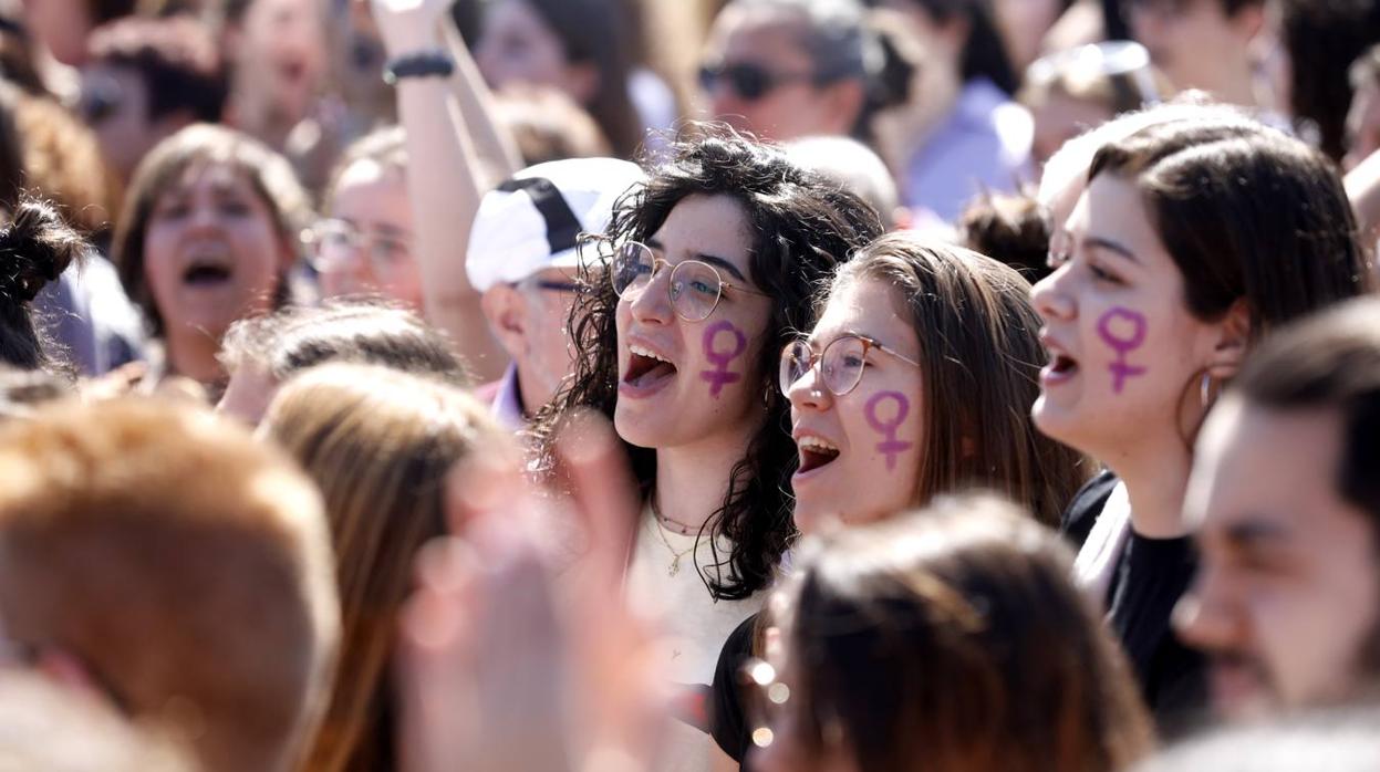 Las mejores imágenes de la manifestación del Día de la Mujer en Córdoba