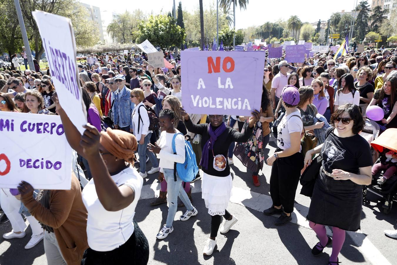 Las mejores imágenes de la manifestación del Día de la Mujer en Córdoba