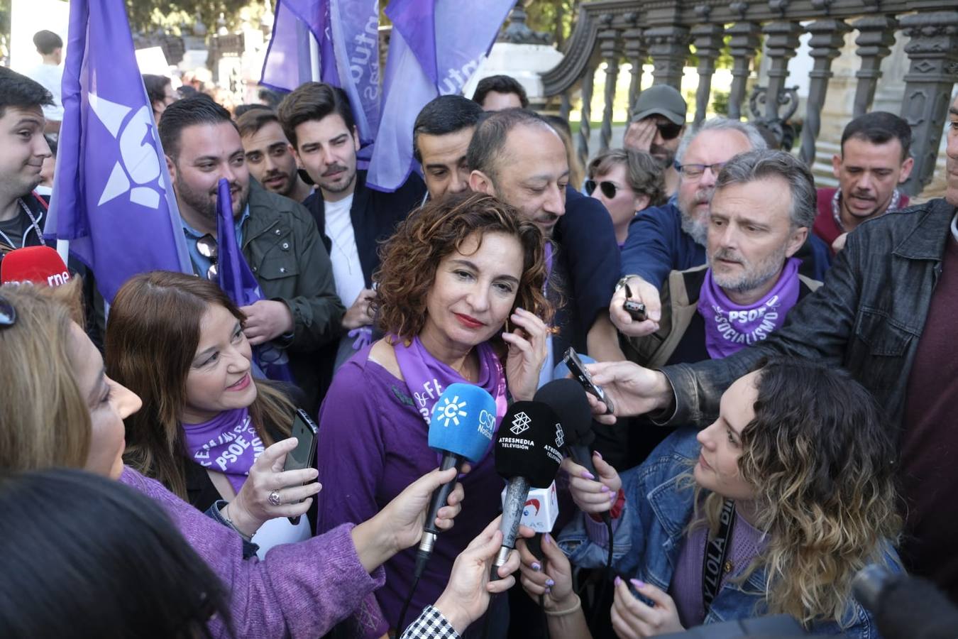 En imágenes, la marcha del Movimiento Feminista de Sevilla por el 8-M