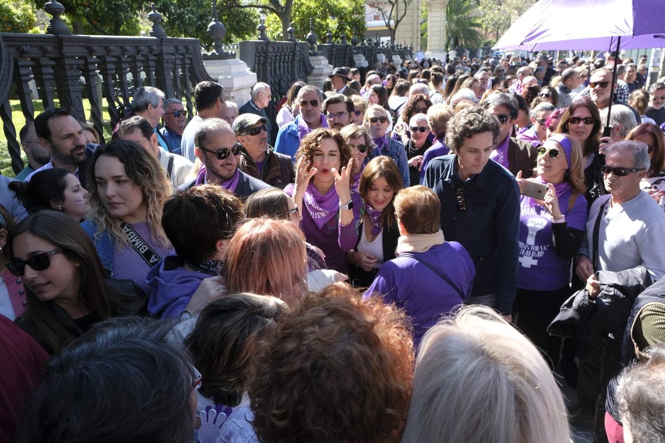 En imágenes, la marcha del Movimiento Feminista de Sevilla por el 8-M