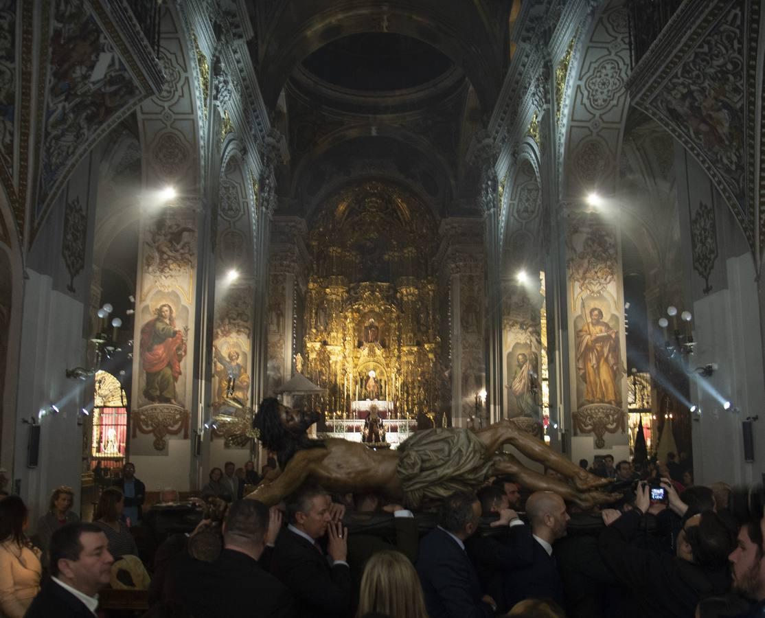 Vía crucis y traslado de Montserrat