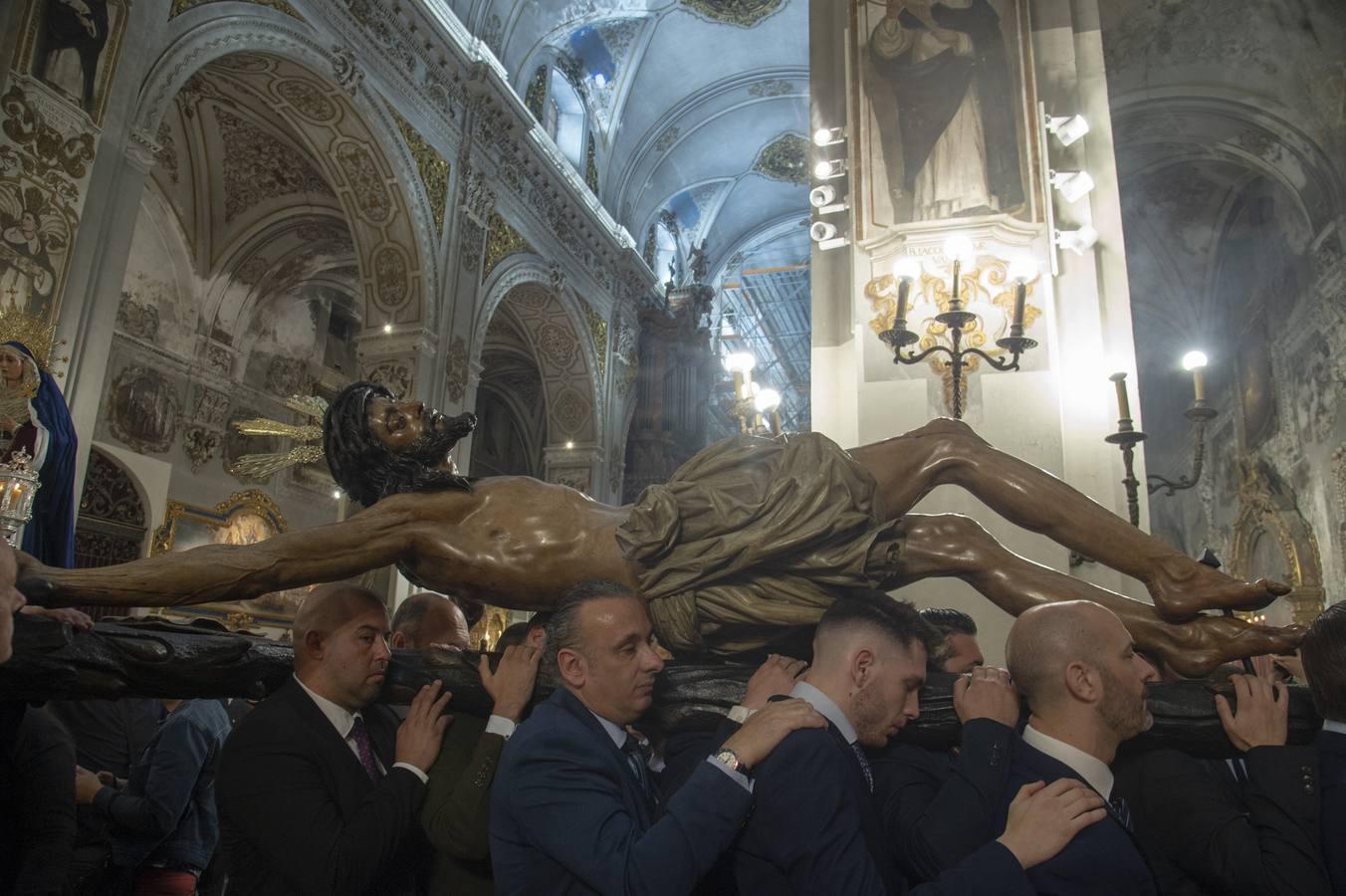 Vía crucis y traslado de Montserrat