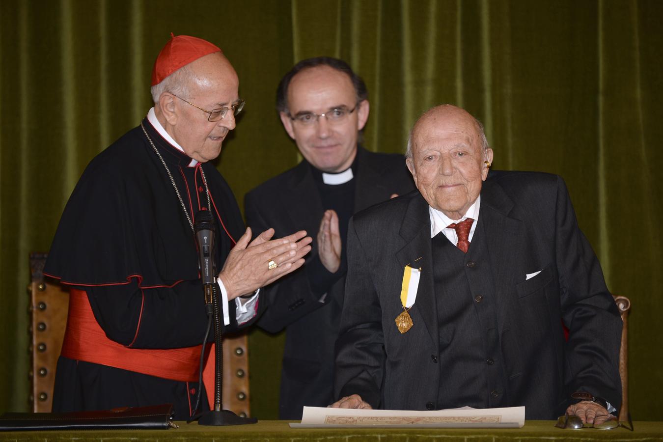 En 2017, José Jiménez Lozano recibió la medalla 'Pro Ecclesia et Pontífice