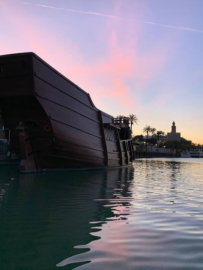 Las imágenes de la réplica de la Nao Victoria 500 en el Guadalquivir