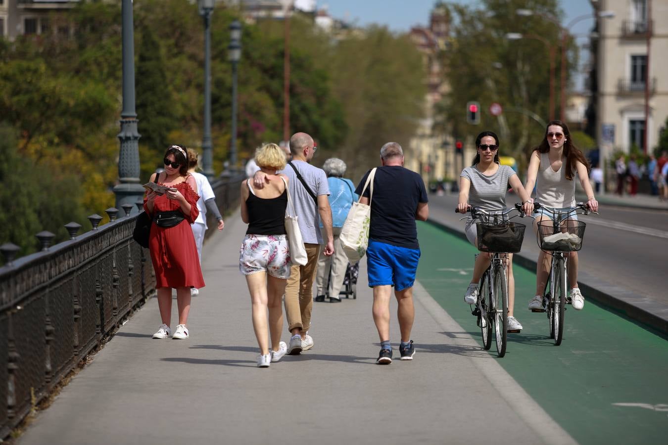 En imágenes, Sevilla registra temperaturas primaverales