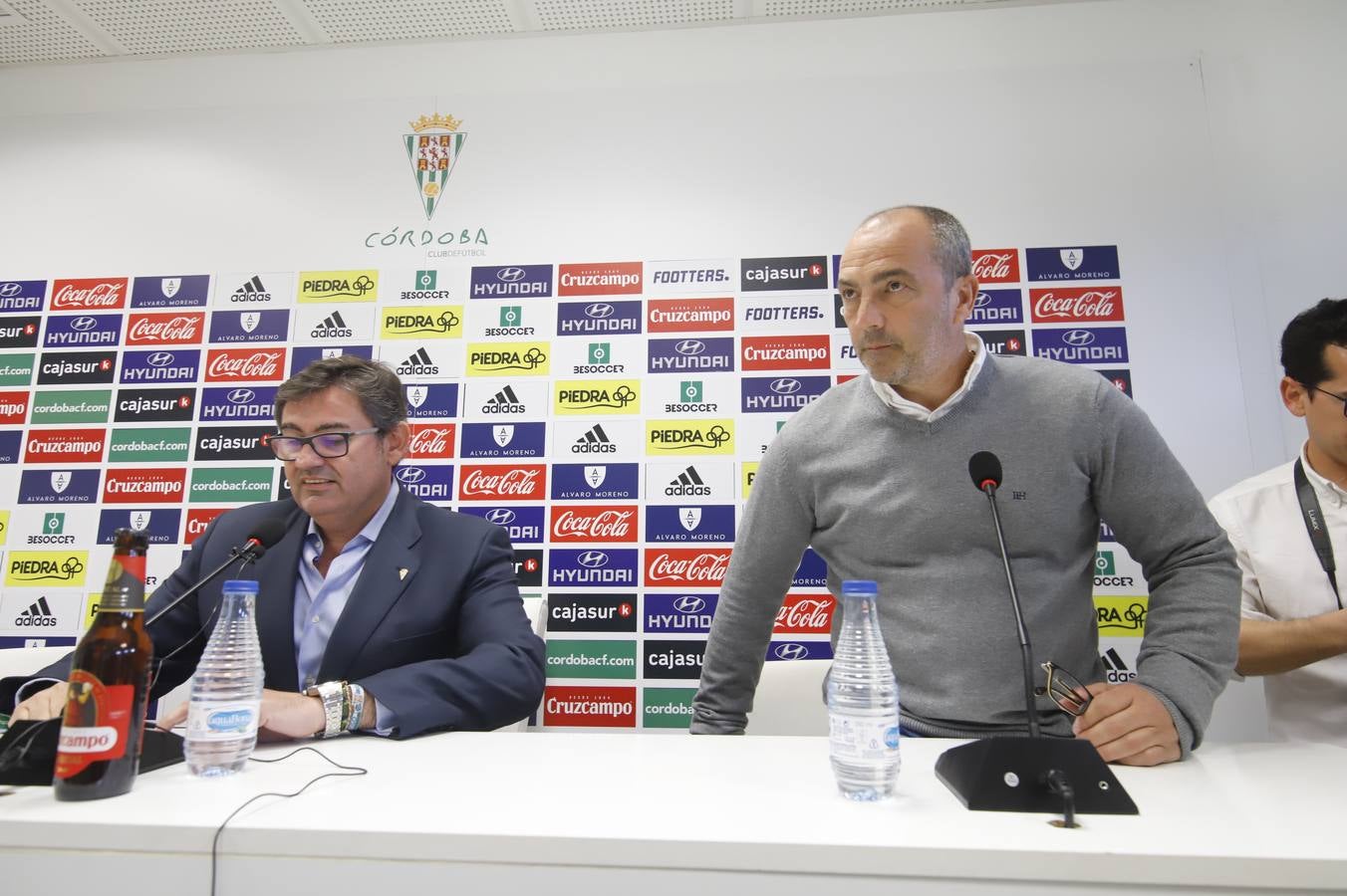 La presentación de Juan Sabas en el  Córdoba CF, en imágenes