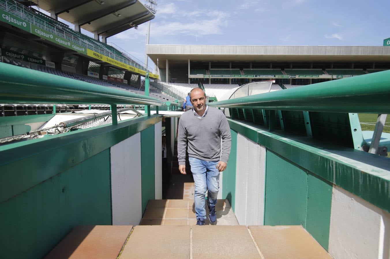 La presentación de Juan Sabas en el  Córdoba CF, en imágenes