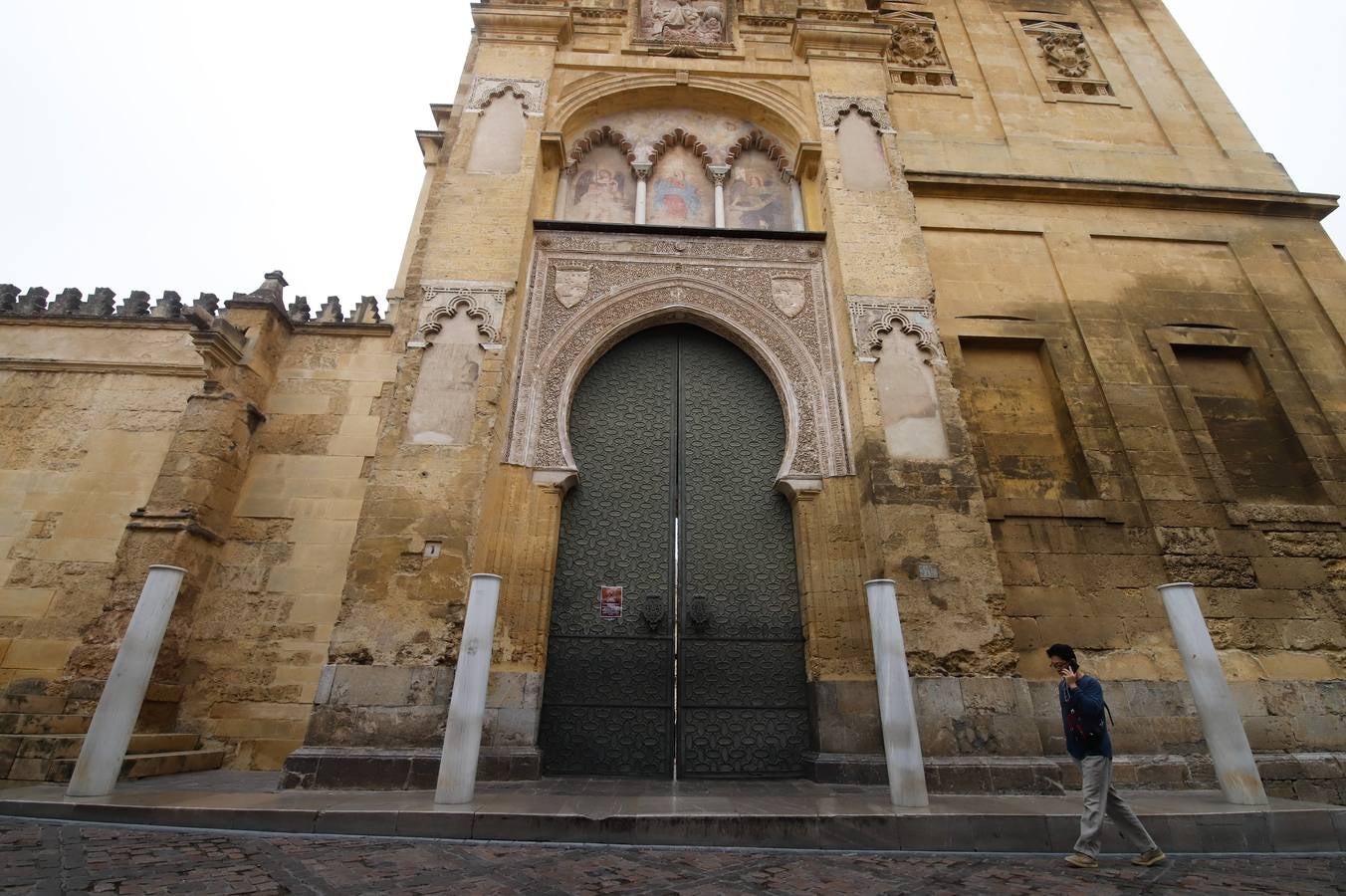 Comercios cerrados y calles vacías por el coronavirus en Córdoba