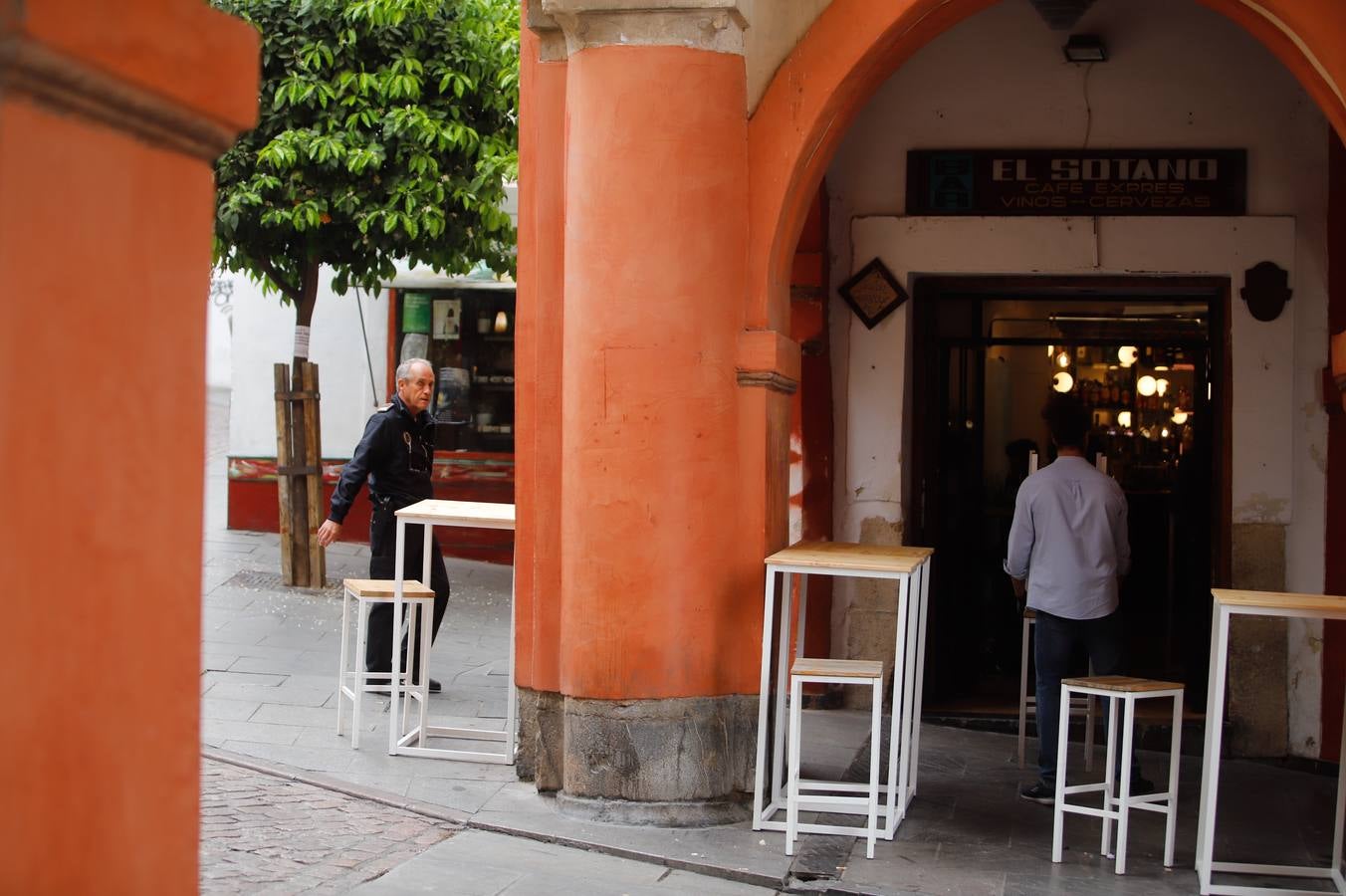 Comercios cerrados y calles vacías por el coronavirus en Córdoba