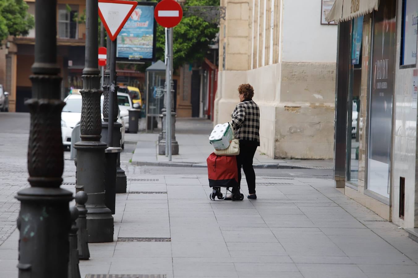 Comercios cerrados y calles vacías por el coronavirus en Córdoba