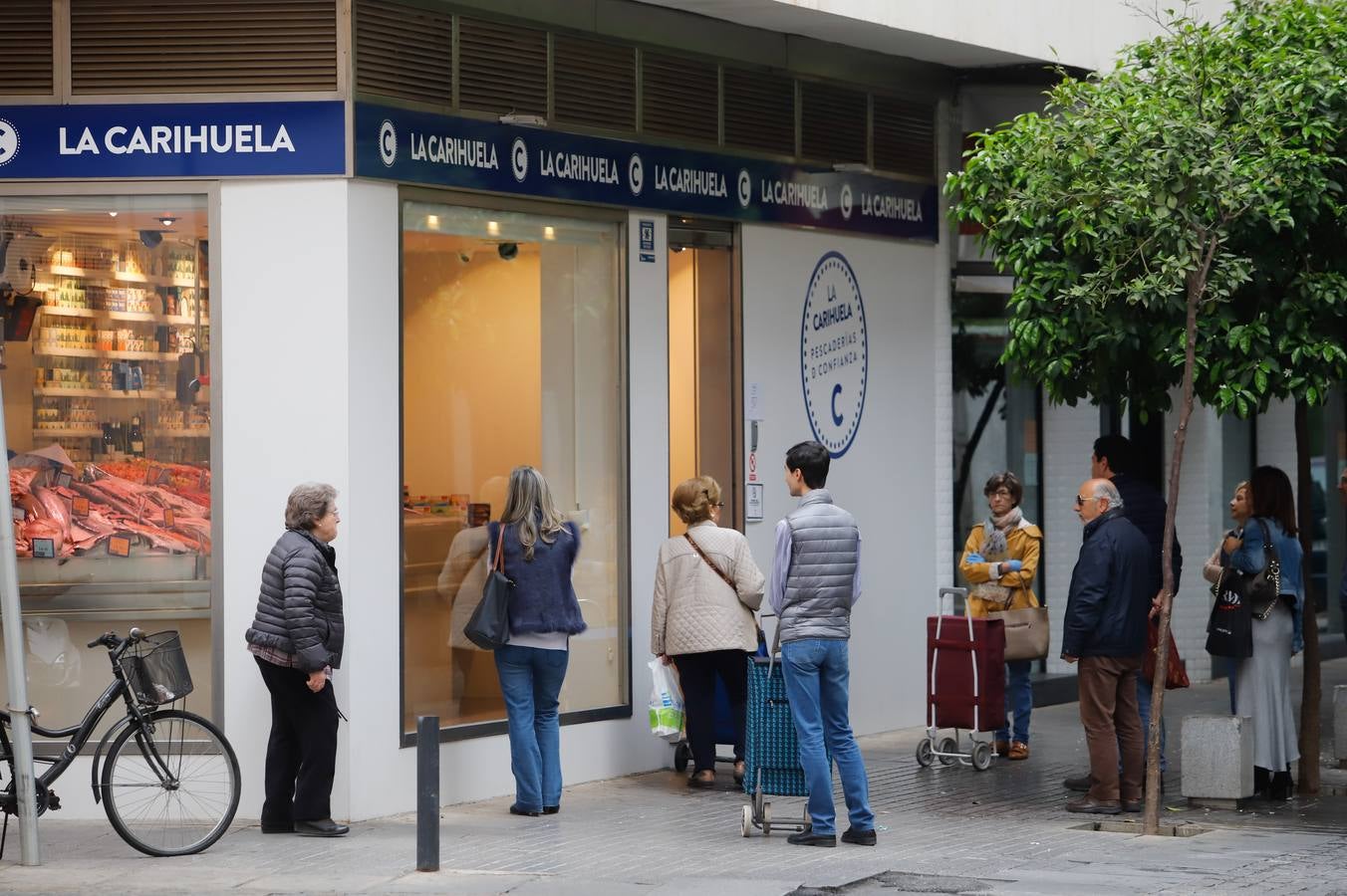 Comercios cerrados y calles vacías por el coronavirus en Córdoba