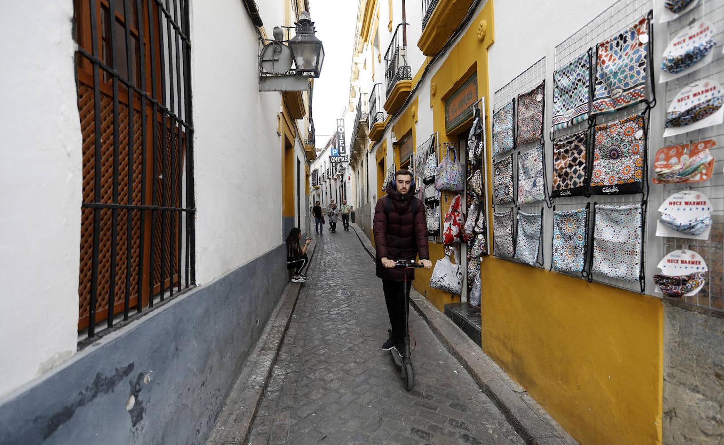 La calle Encarnación de Córdoba, en imágenes