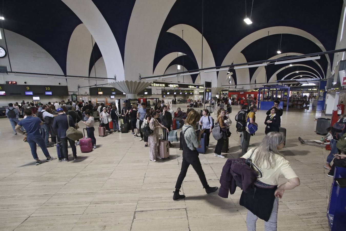 En imágenes, ambiente en el aeropuerto de Sevilla