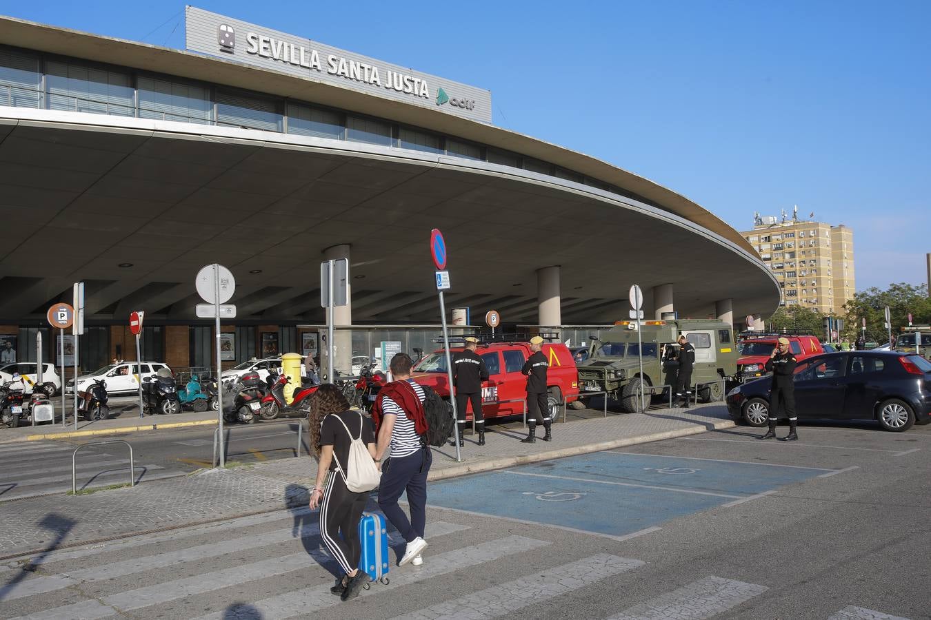 Despliegue de la UME en la estación de Santa Justa