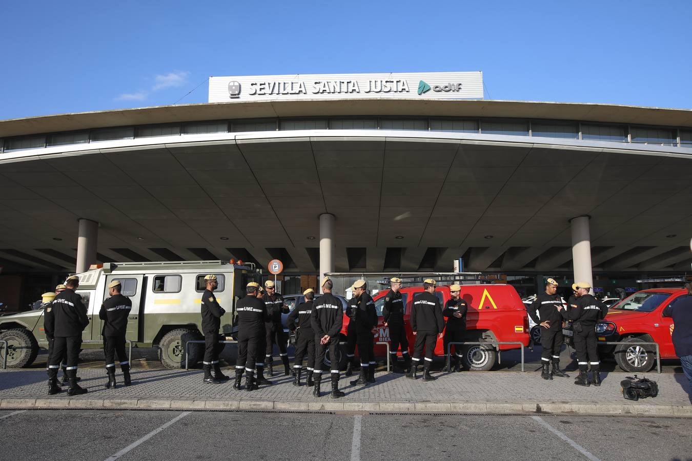 Despliegue de la UME en la estación de Santa Justa