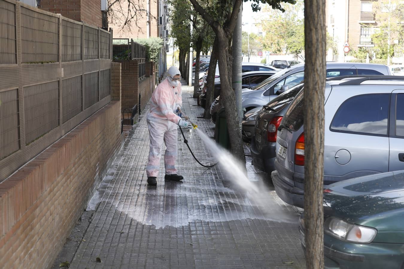 El primer día laborable en Córdoba por el estado de alarma, en imágenes