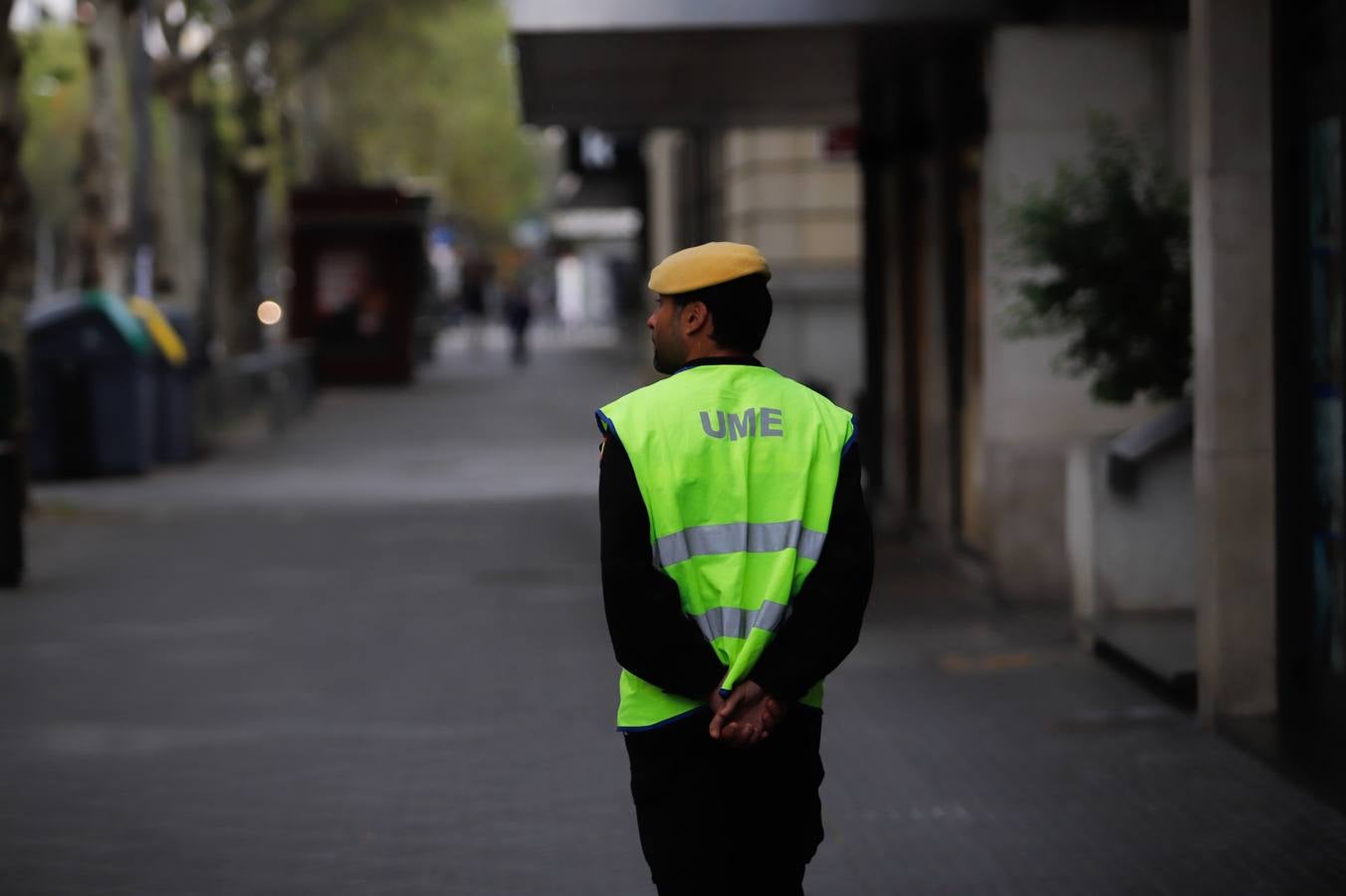 El despliegue de la UME en las arterias y monumentos de Córdoba, en imágenes